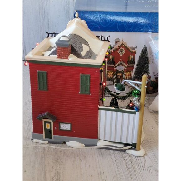 Dept 56 55040 Silver Bells Christmas Shop xmas village accessory - Picture 12 of 15